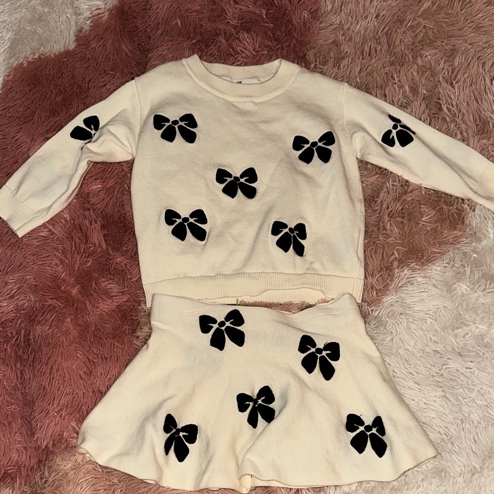 NWOT H&M Cream Knit Kids Matching Set with Black Bow Accents size 2T